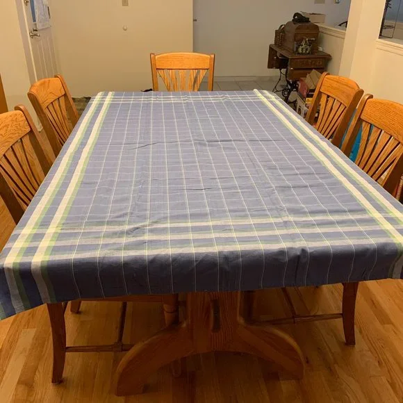 Linen Tablecloth - Rectangle: 50 by 72 Inches - Picture 5 of 6